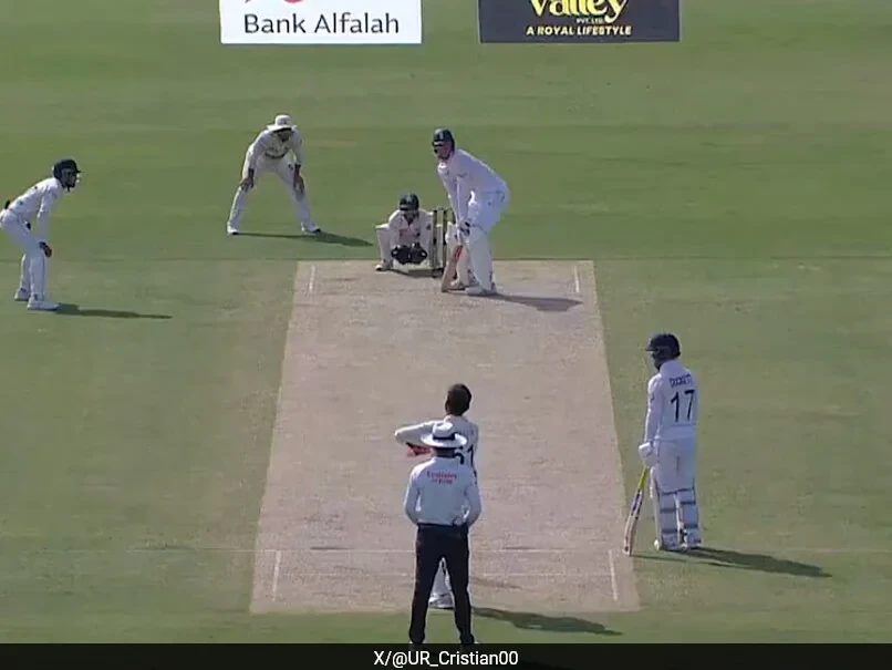 Mohammad Rizwan mocks England player.