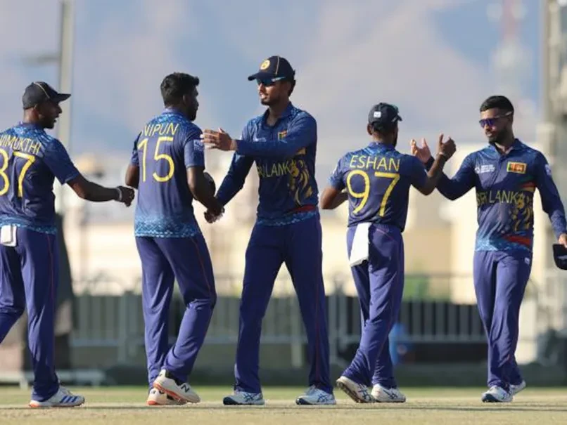 Sri Lanka beat Pakistan to reach final.