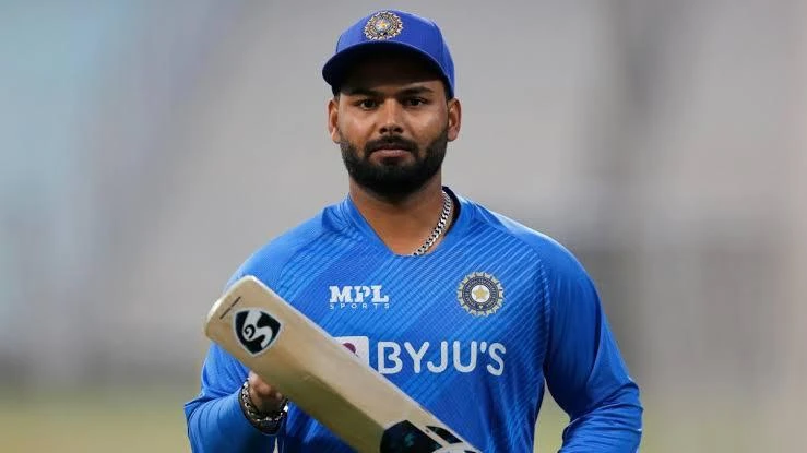 Rishabh Pant leaves Delhi Capitals ahead of IPL 2025 mega auction.