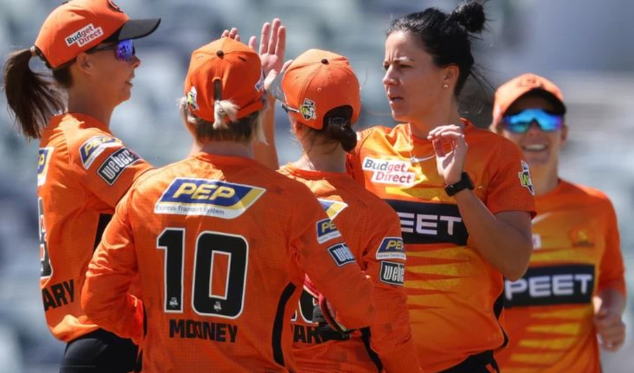 The WBBL match saw the Perth Scorchers and Sydney Sixers play to a draw.