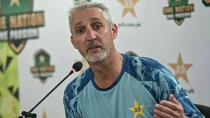 Jason Gillespie has resigned as Pakistan's Test team head coach.