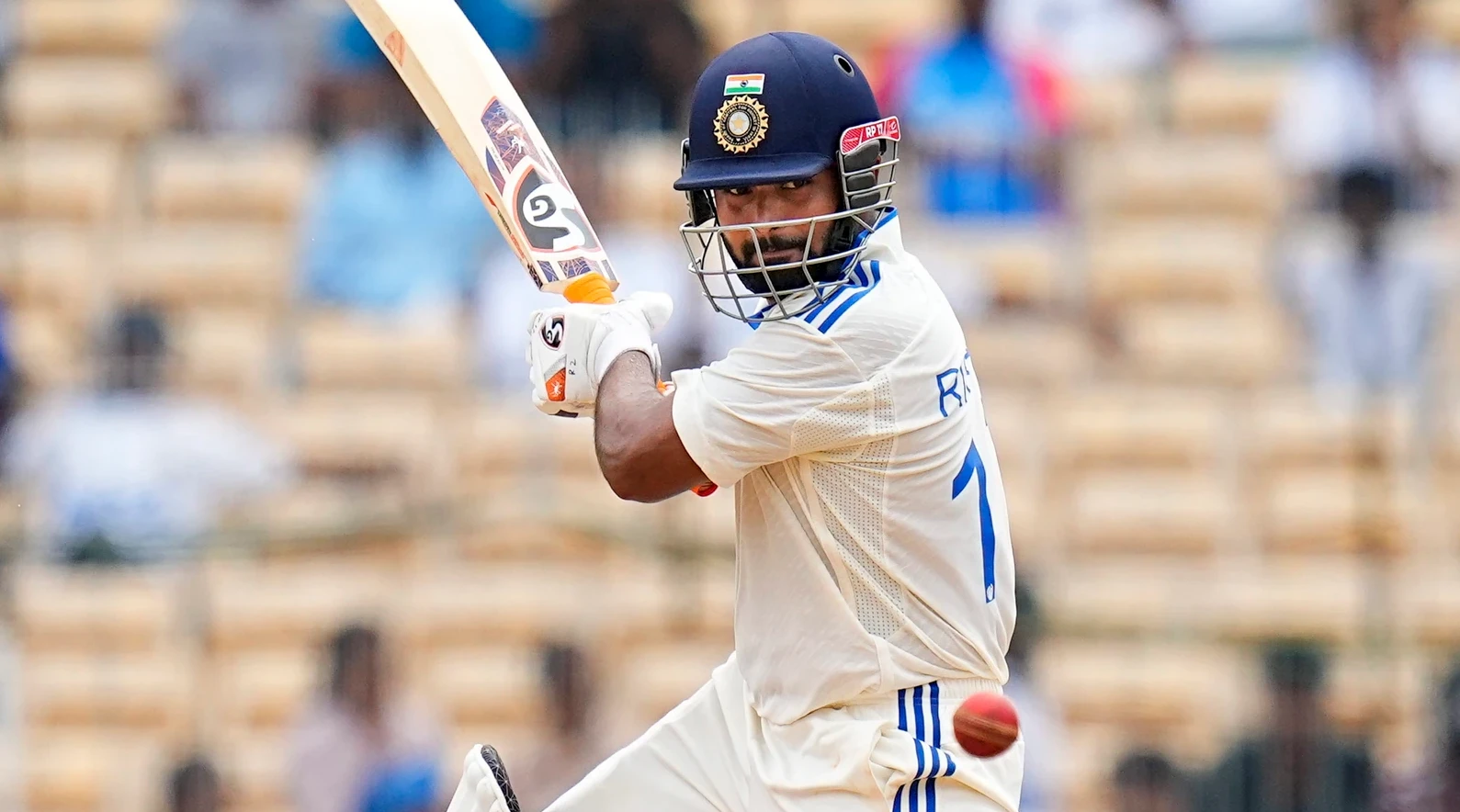 Pant interacted with a fan at the MCG, aiming for a Boxing Day Test comeback.