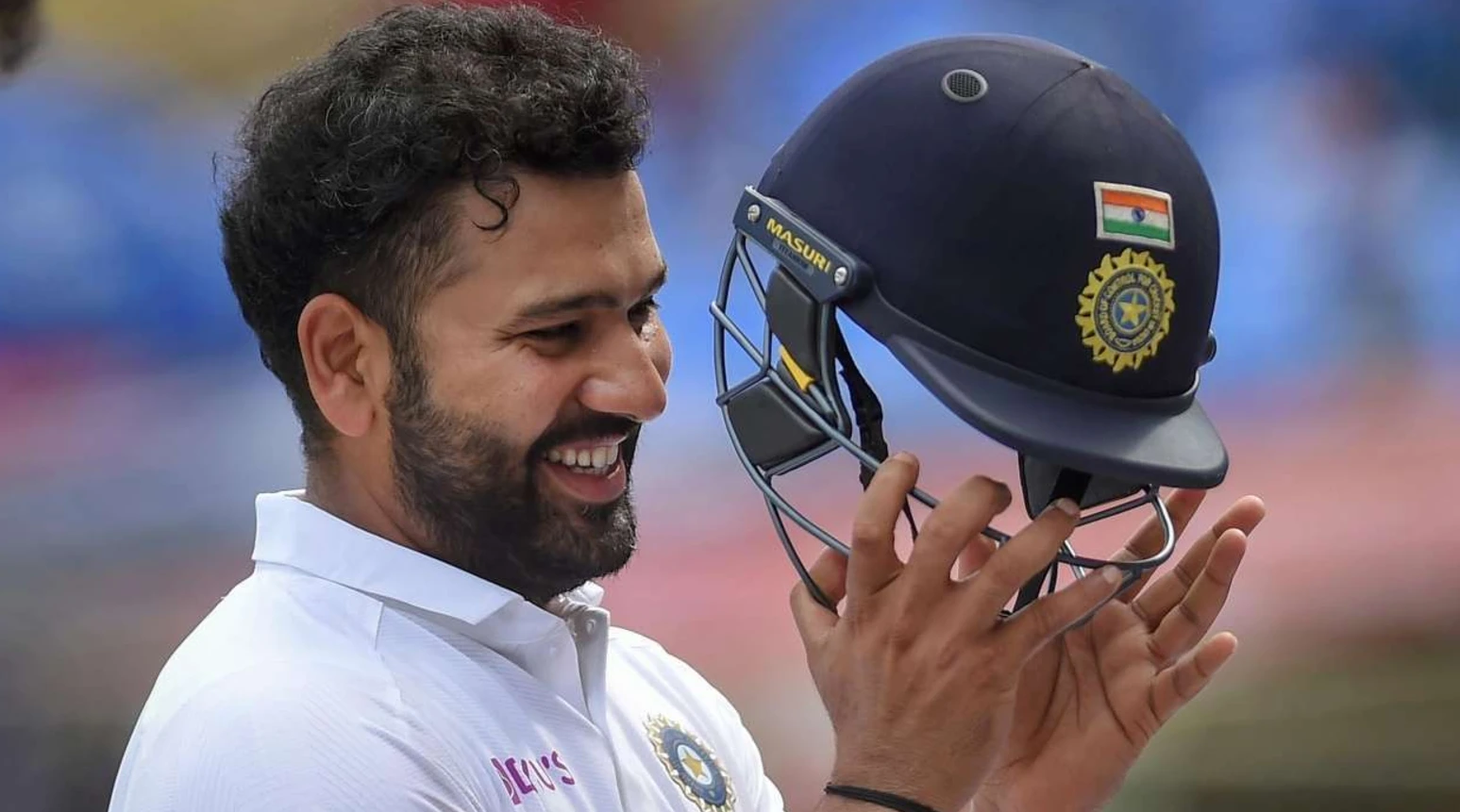 Rohit Sharma's kind gesture to fans after warm-up game.