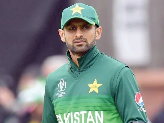 Shoaib Malik displayed his timeless class with a commanding pull shot.