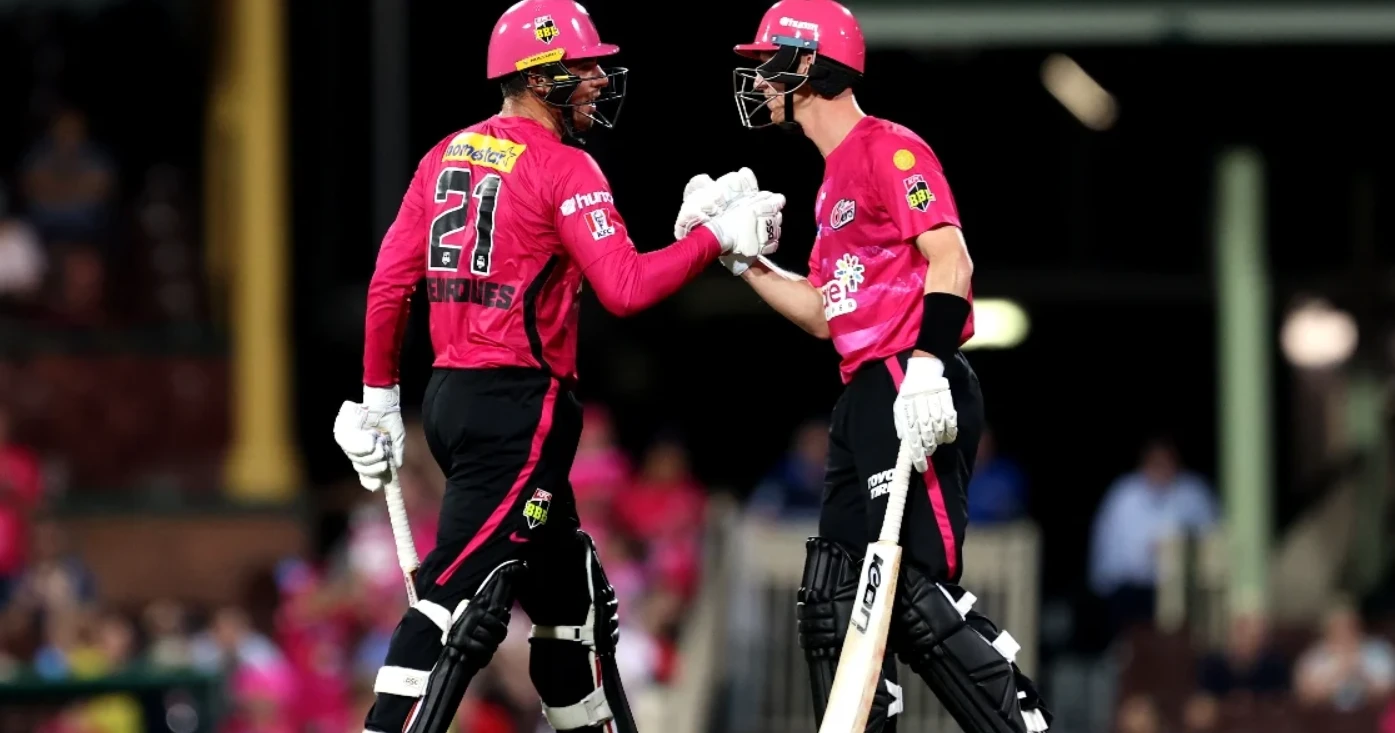 Melbourne Renegades led but Sydney Sixers were able to snatch the win in 18,3 overs.