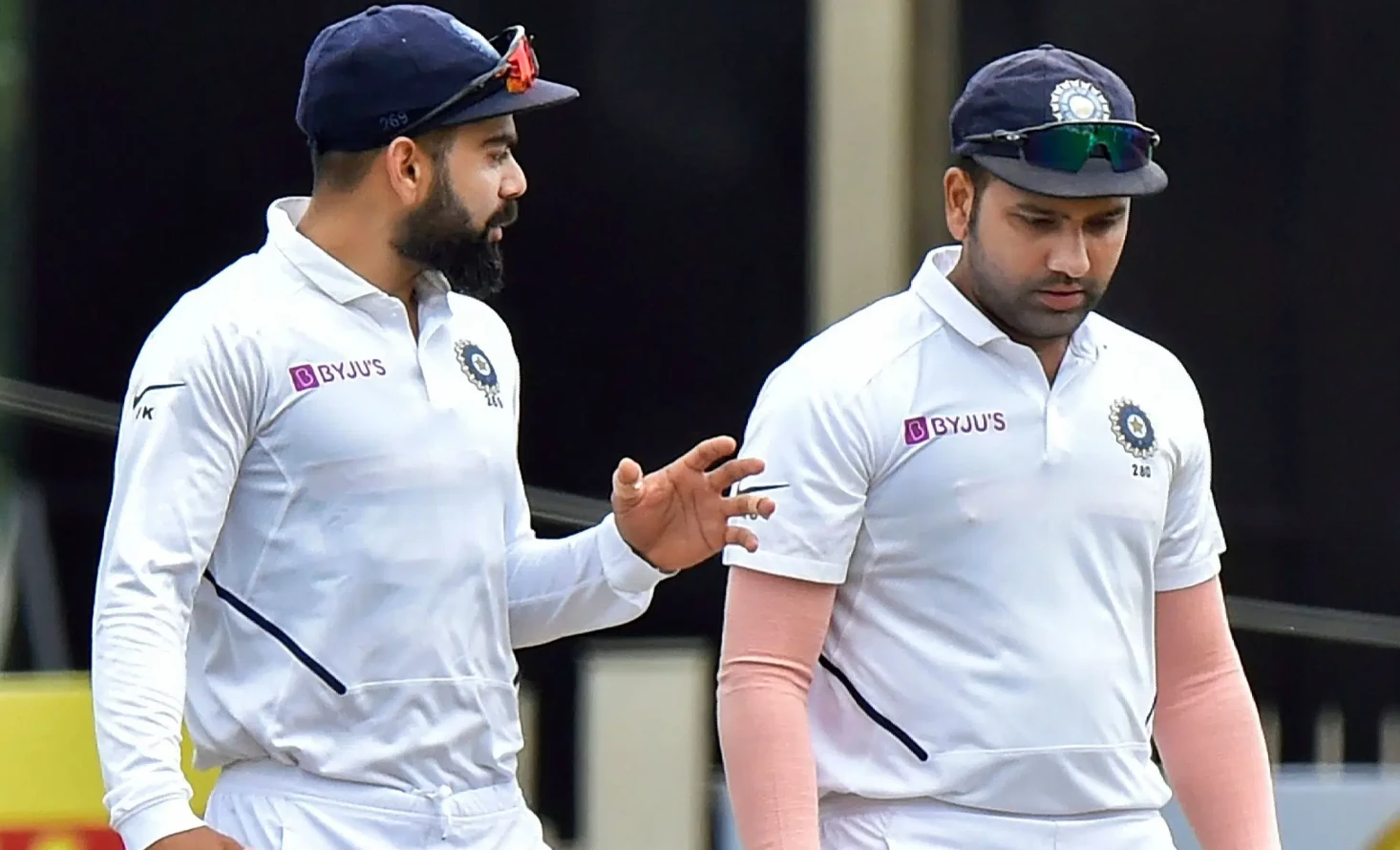 Rohit Sharma and Mohammed Siraj, led by Virat Kohli, contributed to the dismissal of Steve Smith.