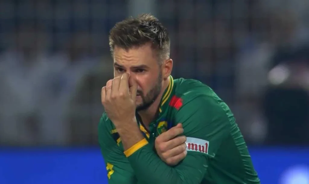 Aiden Markram was in tears after Quinton de Kock dropped Pat Cummins catch.