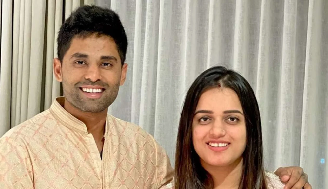 Suryakumar Yadav and his wife Devisha Shetty visiting the Sai Baba Temple in Shirdi.