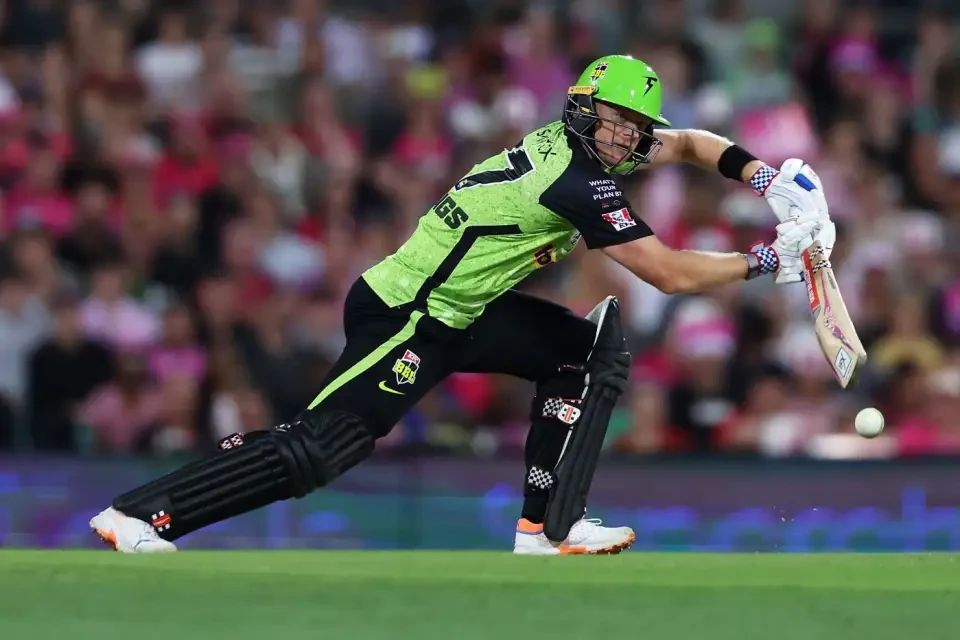 Sydney Thunder secures a four-wicket win over Sydney Sixers.