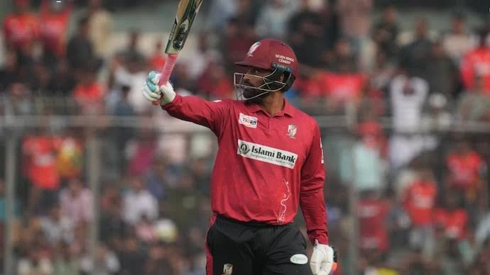 Tamim Iqbal's explosive 40 off 34 balls propelled Fortune Barishal to a strong start.