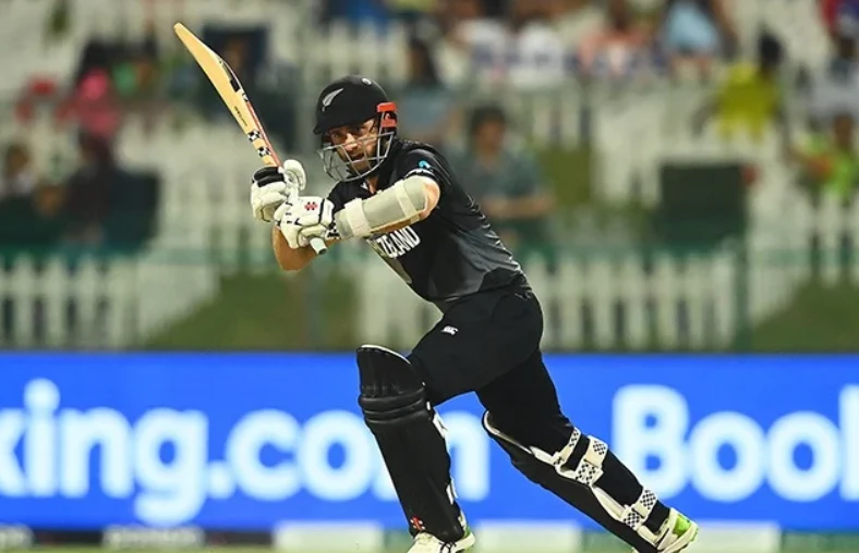 New Zealand defeated South Africa by six wickets in the Pakistan Tri-Nation Series.