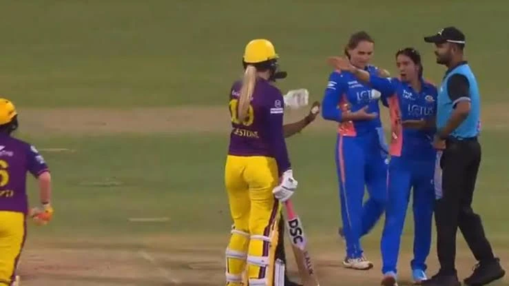 Harmanpreet Kaur was fined for showing dissenting during a WPL 2025 match against UP Warriorz.