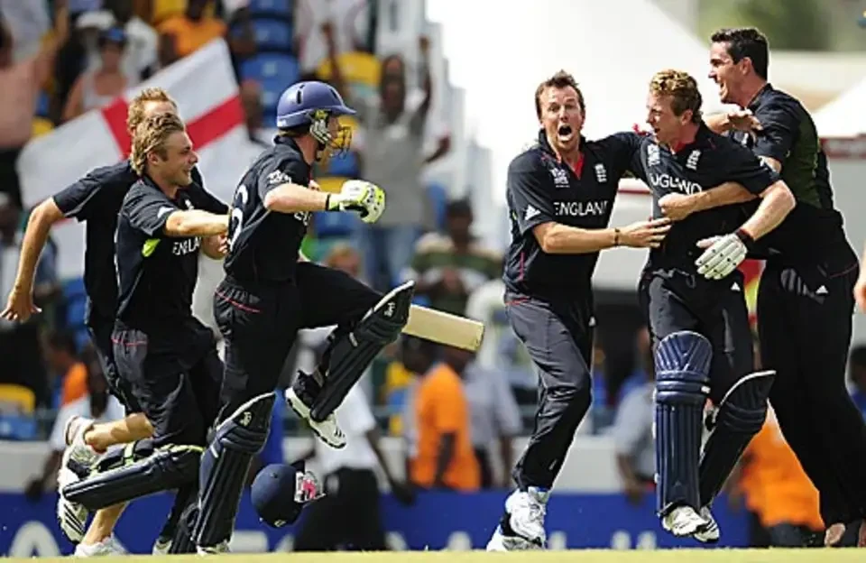 England players celebrating after Collingwood and Morgan finished the game.