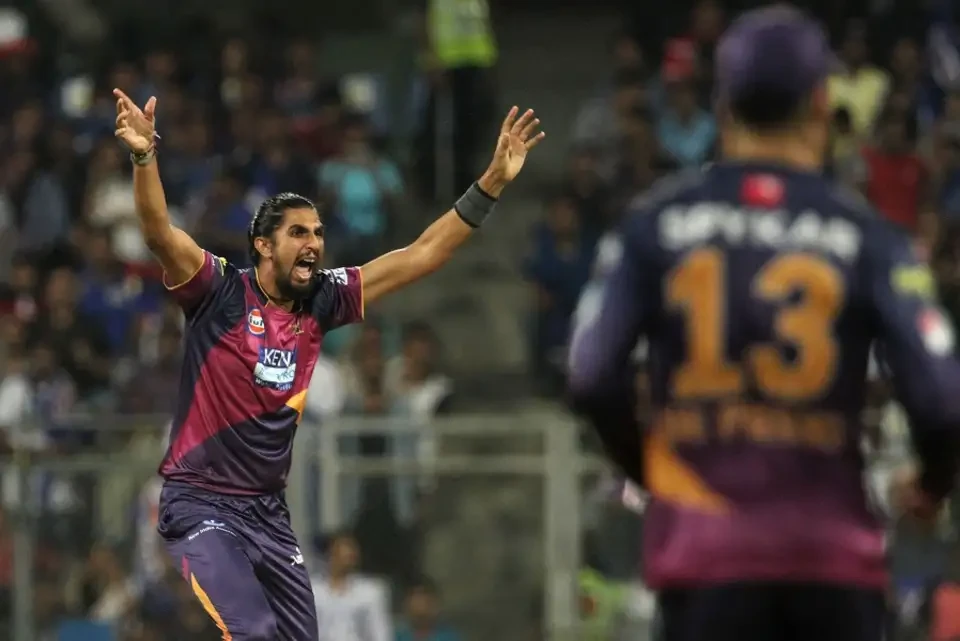 Ishant Sharma dominating against MI with the ball.