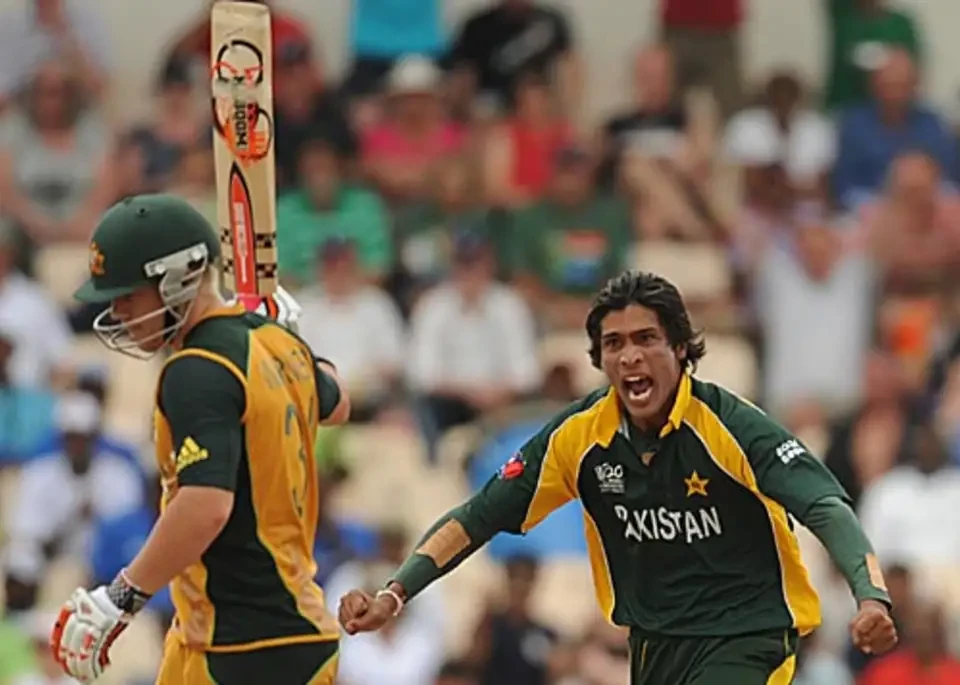 Mohammad Amir takes the wicket in the opening over.
