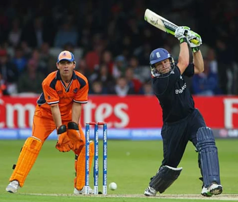 Luke Wright scored 71 runs off 49 balls.