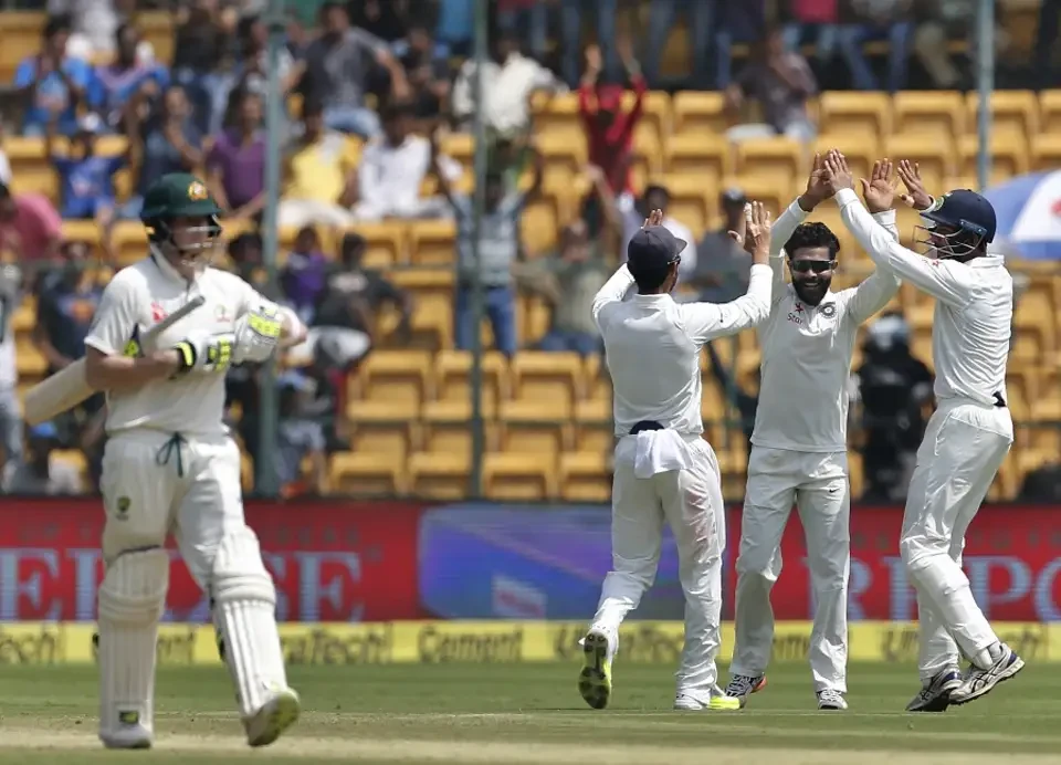 Steven Smith being dismissed by Ravindra Jadeja before Lunch.