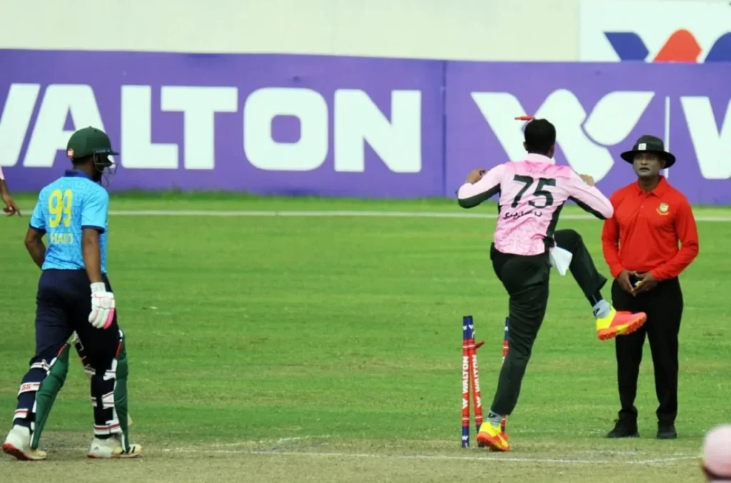 Shakib kicks the stumps after umpire didn’t raise his finger.
