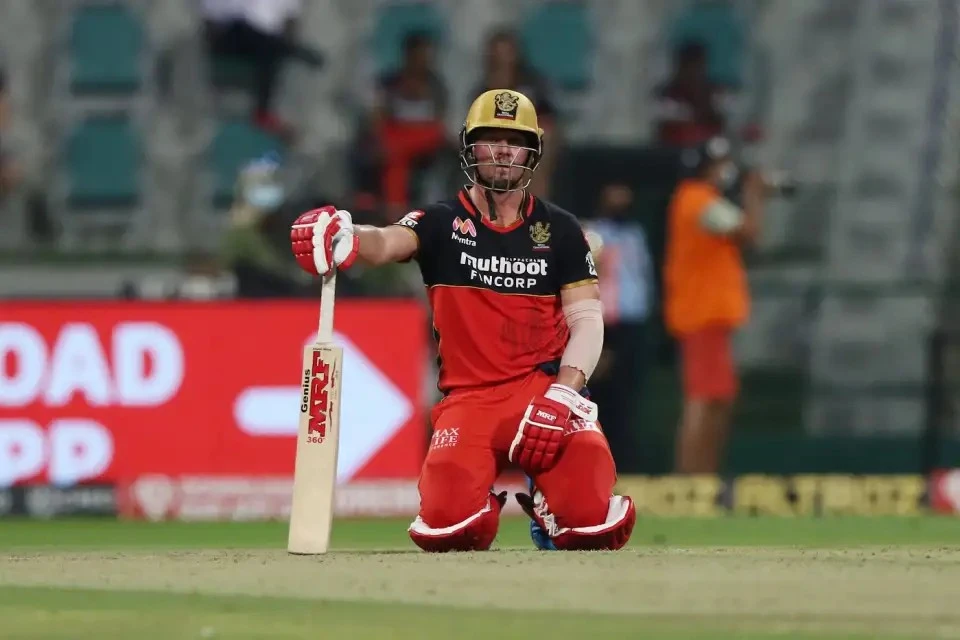 AB de Villiers carrying RCB's batting line-up.