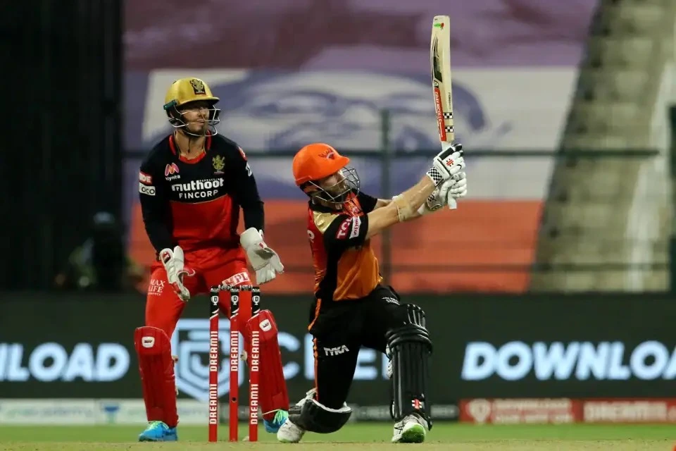 Kane Williamson dominating over Washington Sundar.