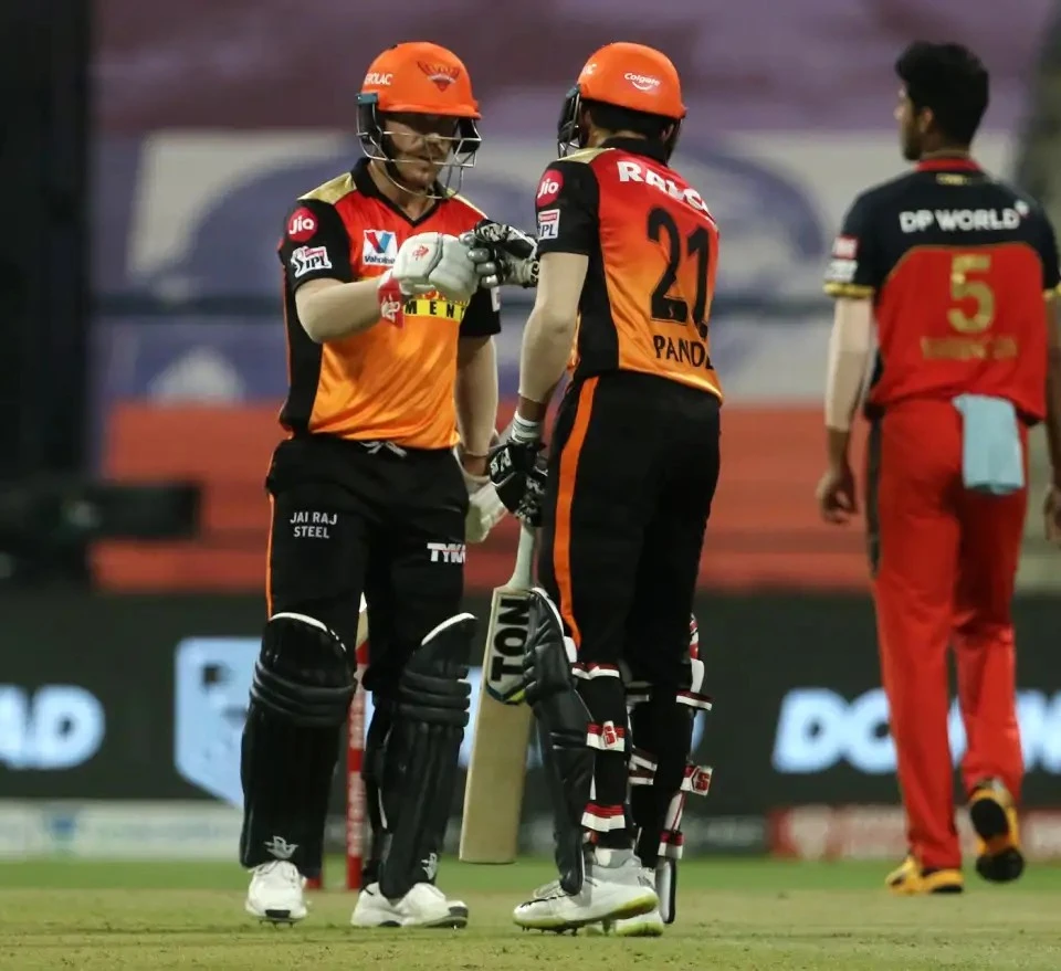 Manish Pandey and David Warner with a set partnership.