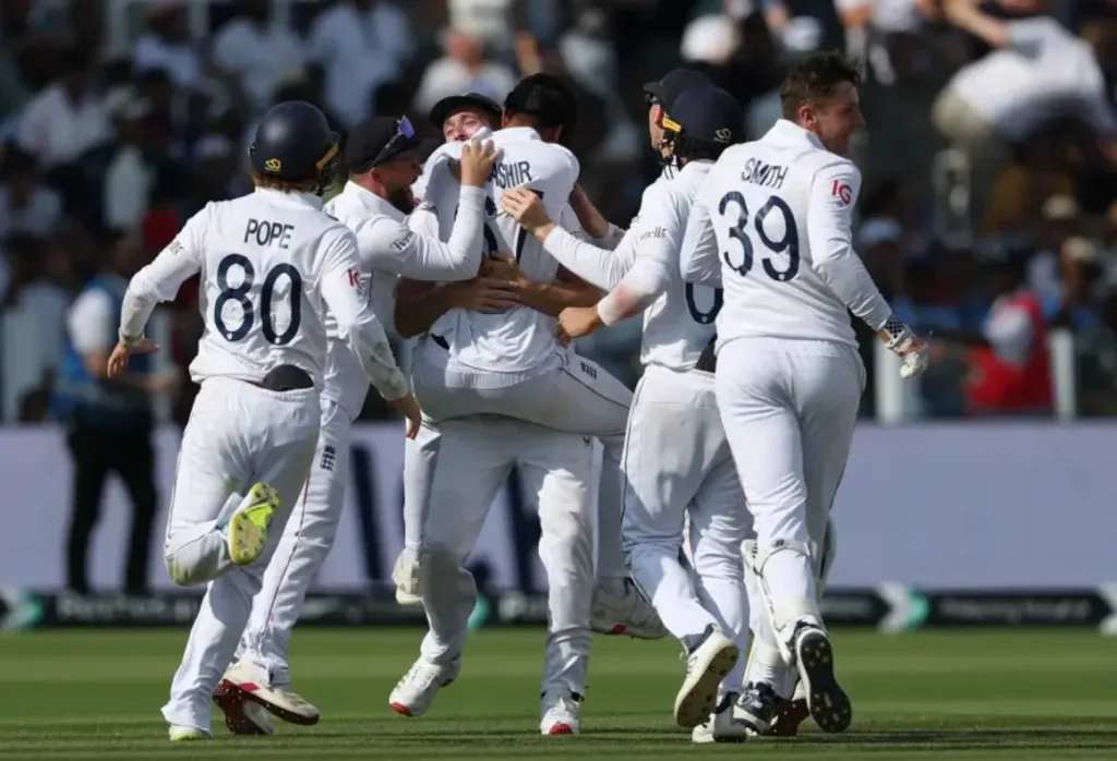 Ben Stokes scored 77 runs and took 5 wickets to lead his team to victory.