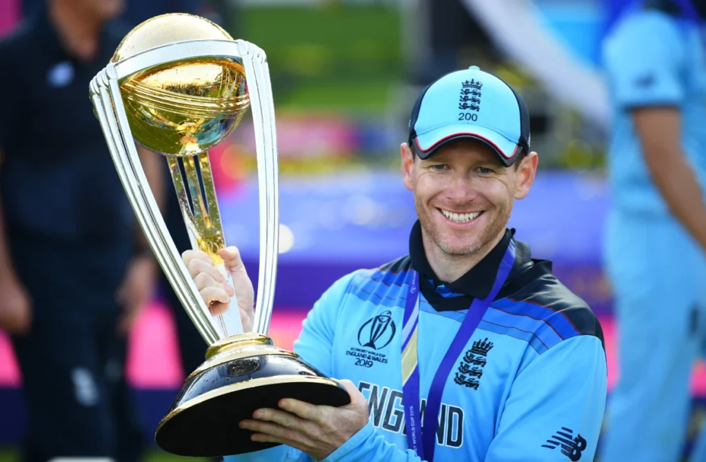 Eoin Morgan with the 2019 ODI World Cup Trophy.