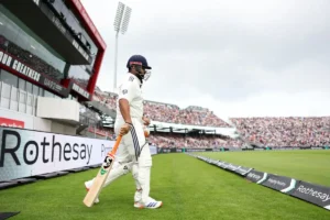 Rishabh Pant got a foot injury on the first day of the 4th Test.