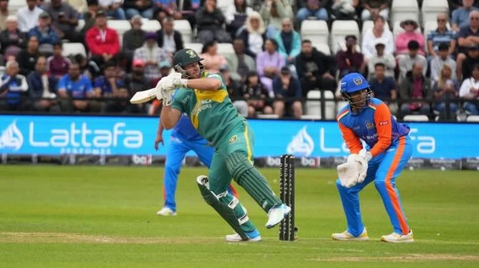 AB de Villiers is showcasing his dominance.