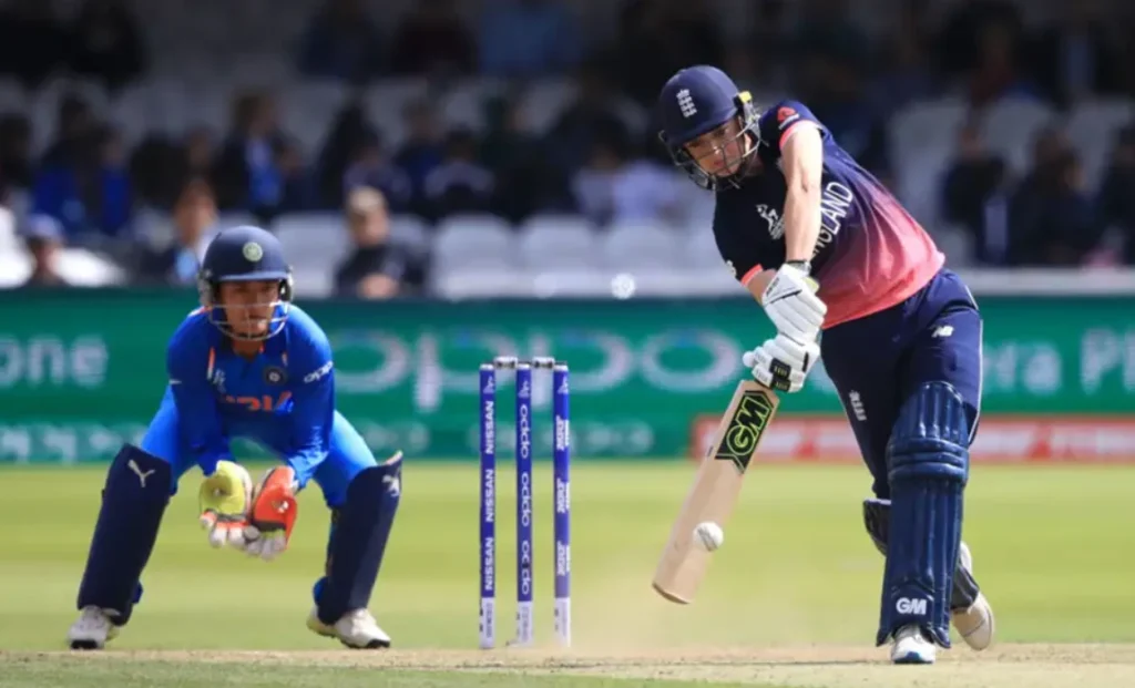 Sarah Taylor made 45 runs off 62 balls.