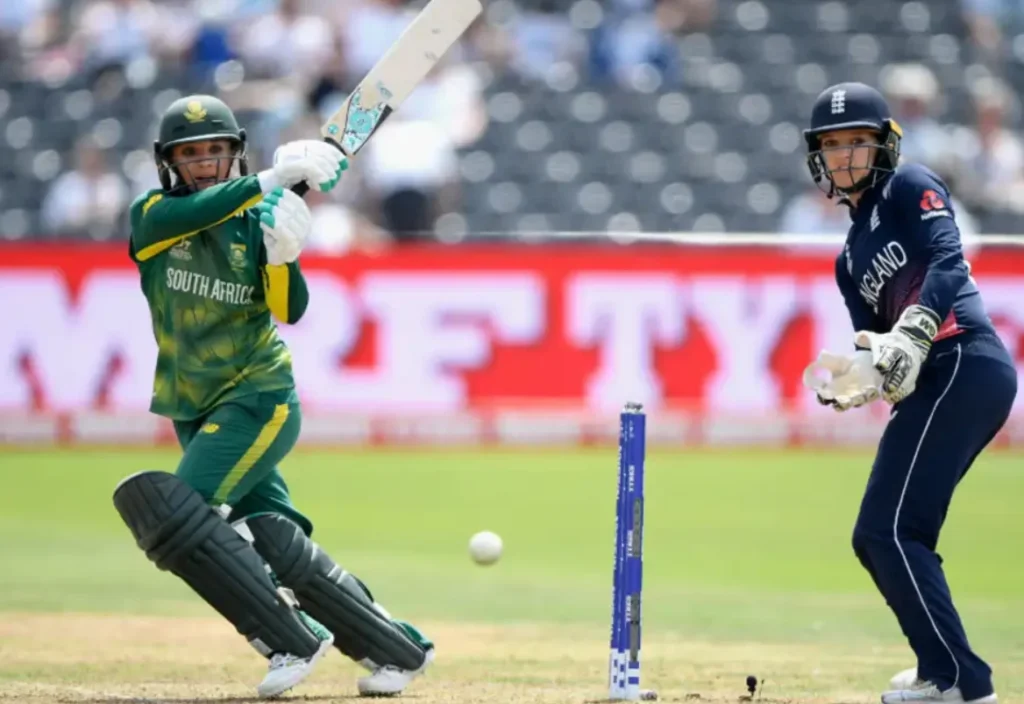 Mignon du Preez scored 76 runs off 95 balls.