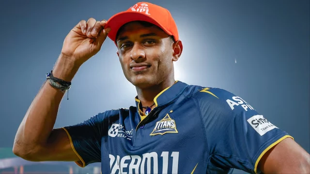 Abhimanyu Easwaran scored 976 runs in 34 matches.