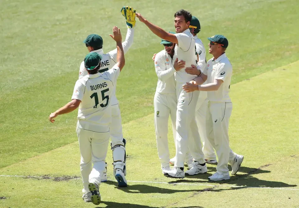 Starc finished with 4 wickets in the final innings.