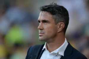 Kevin Pietersen commentating in a match.