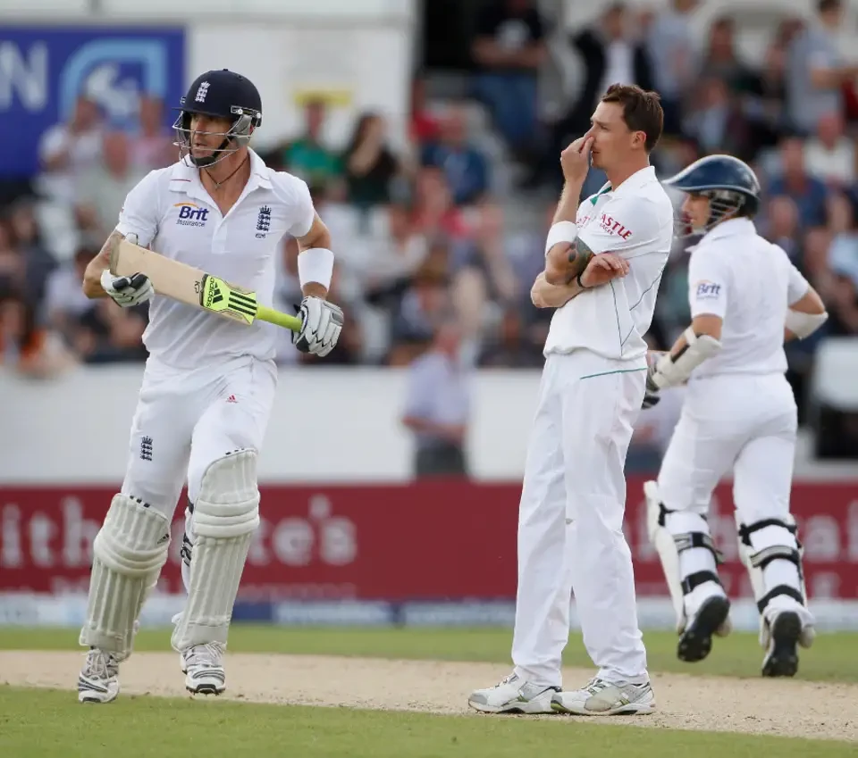 Kevin Pietersen helps England to a draw in the 2nd Test.