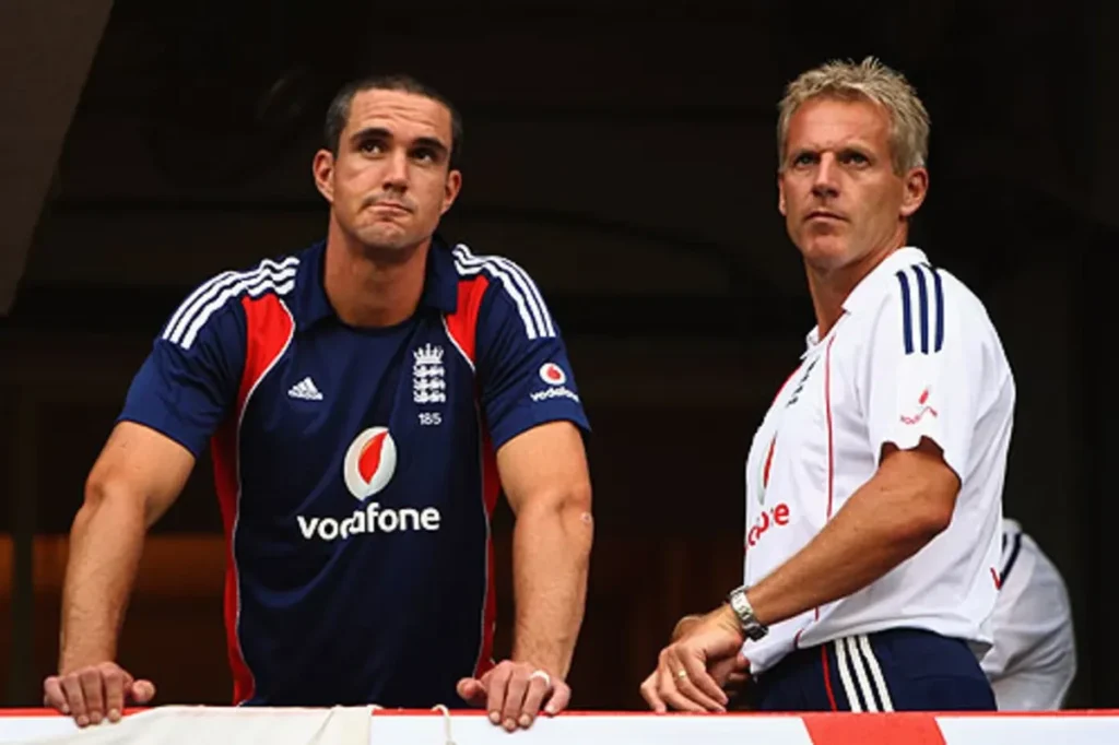 Kevin Pietersen and Peter Moores having a chat.