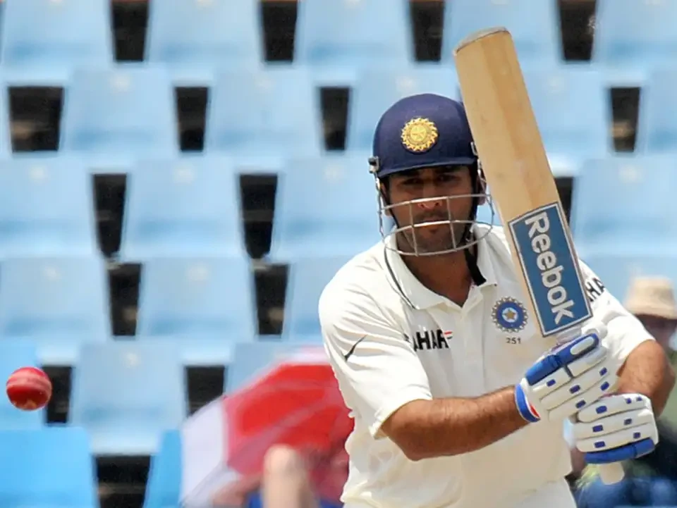 Dhoni scoring runs against South Africa.
