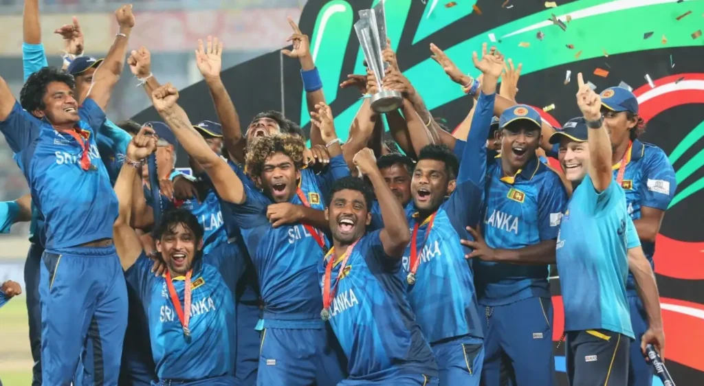 Sri Lankan team with the 2014 T20 World Cup Title.