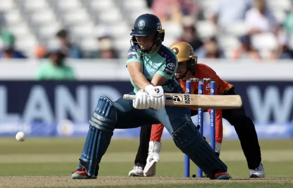 Alice Capsey lead Invincibles to a 22-run win.
