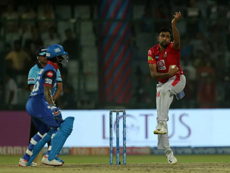 Shikhar Dhawan pretending to leave during Ashwin's over.