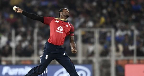Jofra Archer in action for England in 2019.