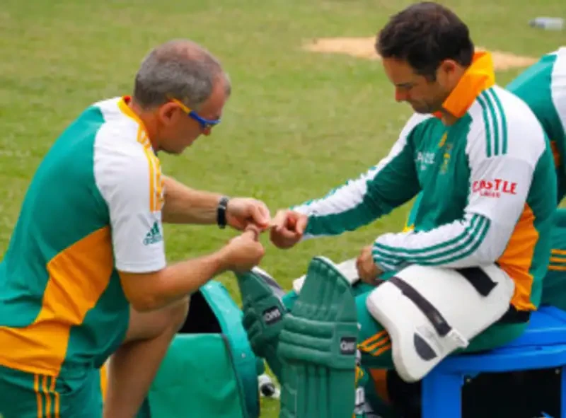 Mark Boucher playing with a finger injury.