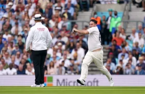 Jarvo 69 invades the pitch, acting as an Indian player.