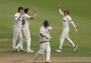 Strong batting from Surrey sealed Warwickshire's fate on final day.