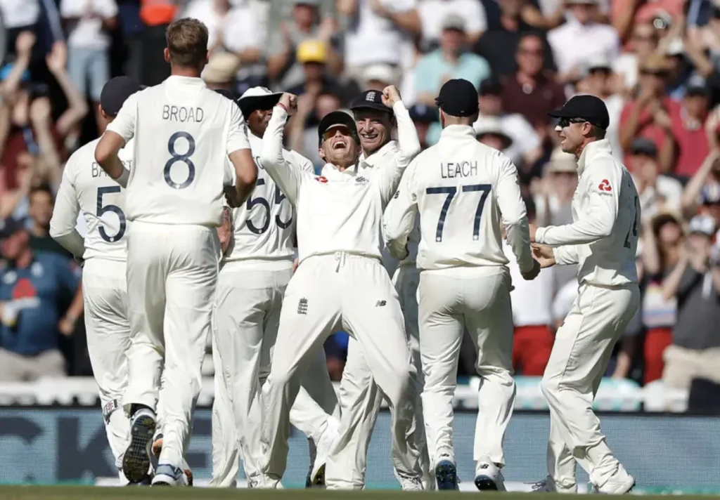 Stuart Broad picked 4 wickets in the second innings.