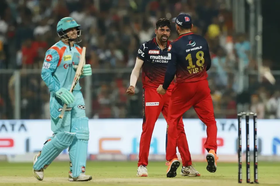 Siraj dismisses Quinton de Kock in the IPL 2022 Playoffs.