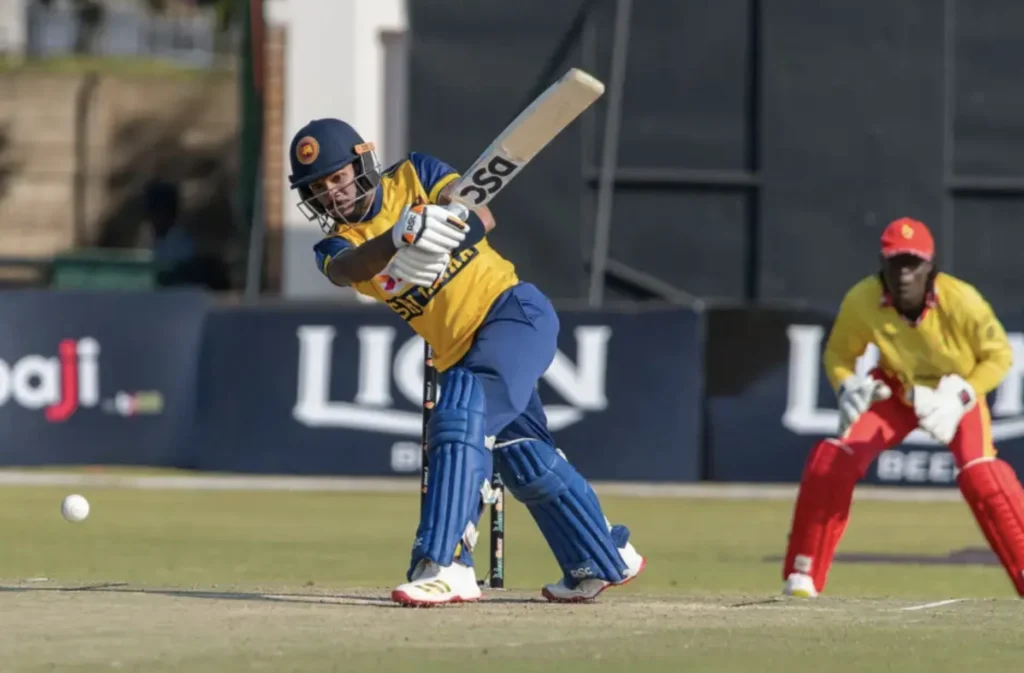 Sri Lanka beat Zimbabwe by 4 wickets in 1st T20I.