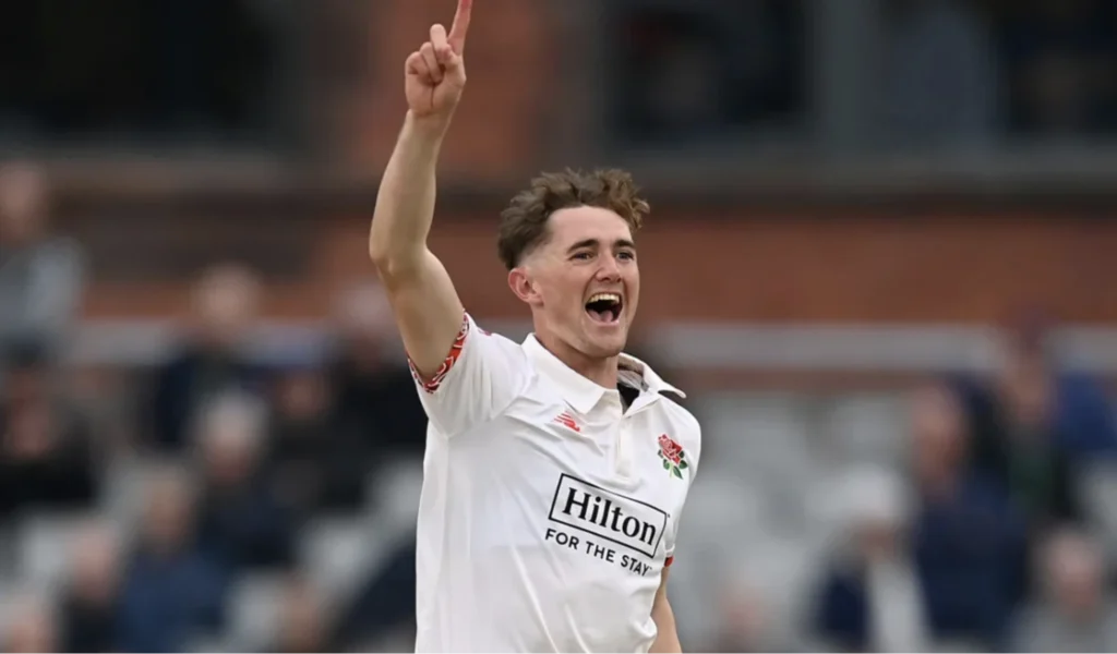 Kent scored a solid 293 in their first innings.