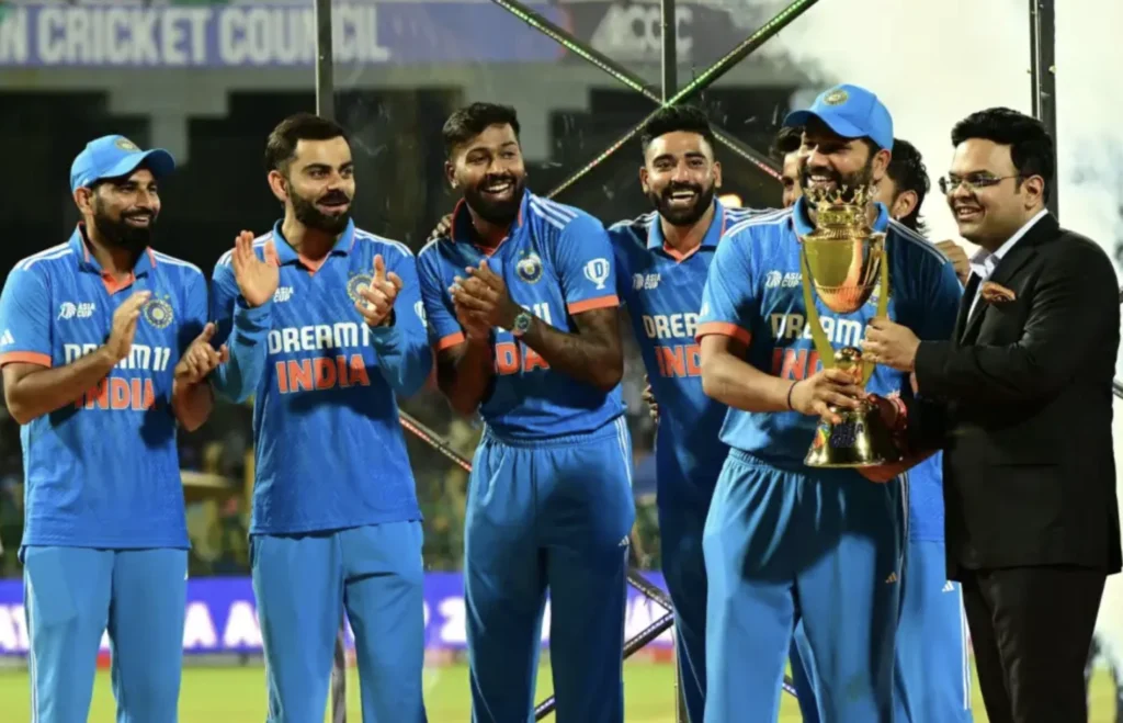Indian Team with the Asia Cup 2023 Trophy.