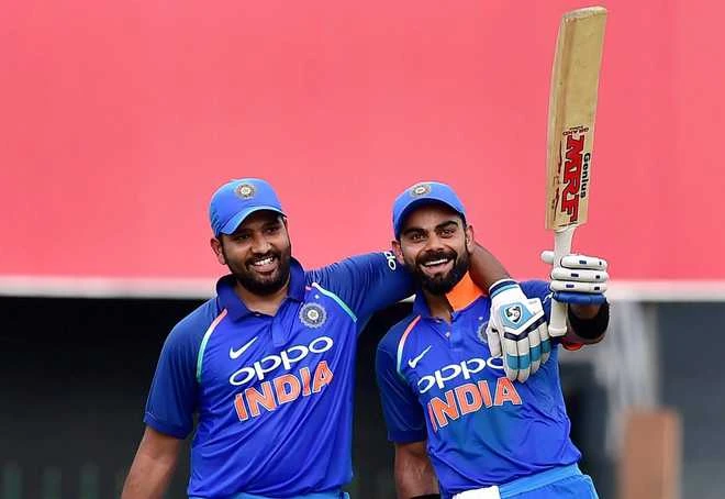 Virat Kohli and Rohit Sharma at the crease.